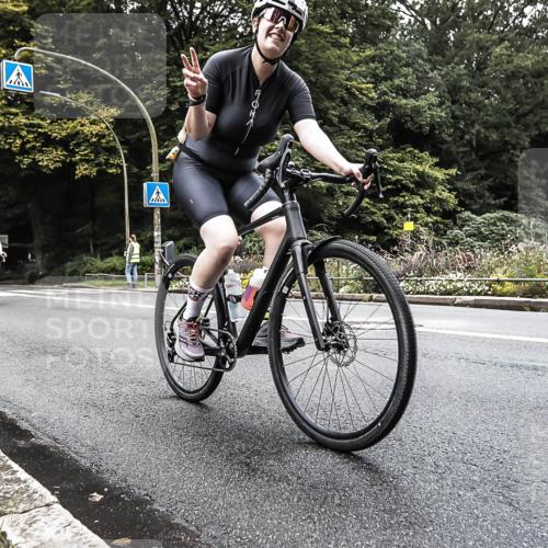 13.09.2026 - Stadtparktriathlon H.Heesch http://msf.ph/oto/10382323 13.09.2026 11:07:36 Radfahren 382, 543, 568 meine-sportfotos.de