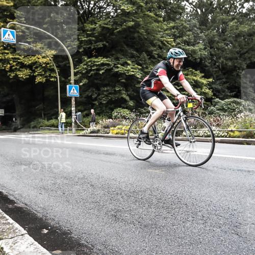 13.09.2026 - Stadtparktriathlon H.Heesch http://msf.ph/oto/10382325 13.09.2026 11:07:37 Radfahren 382, 543, 568, 583 meine-sportfotos.de