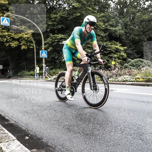 13.09.2026 - Stadtparktriathlon H.Heesch http://msf.ph/oto/10382330 13.09.2026 11:07:38 Radfahren 382, 543, 568, 583 meine-sportfotos.de