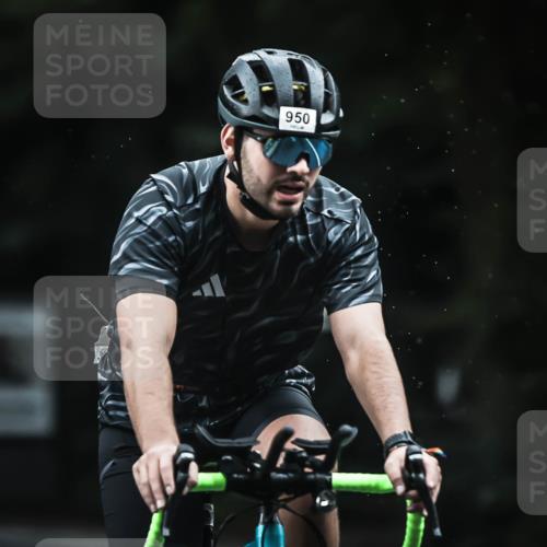 13.09.2026 - Stadtparktriathlon H.Heesch http://msf.ph/oto/10382349 13.09.2026 12:29:30 Radfahren 950, 960, 966, 1009, 1055, 1108, 1123, 1164 meine-sportfotos.de