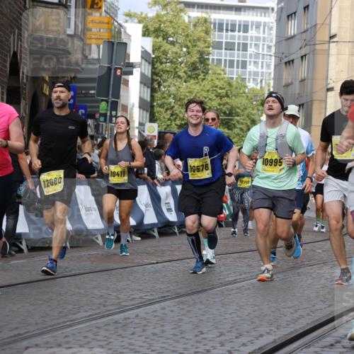 13.09.2026 - 21. swb-Marathon Bremen Strokosch-Dieckow http://msf.ph/oto/10382359 13.09.2026 11:05:20 Ziel 10315, 10370, 10465, 10718, 10729, 10741, 10800, 10850, 10855, 10856, 10975, 11105, 11133, 11272, 11281, 11395, 11518, 11584, 11722, 11757, 11900, 11939, 12002, 12064, 12099, 12235, 12335, 12420, 12522, 10186, 10432, 10717, 11146, 11314, 11334, 11387, 11394, 11521, 11571, 11572, 11724, 11892, 12055, 12251, 12273, 12330, 12362 meine-sportfotos.de