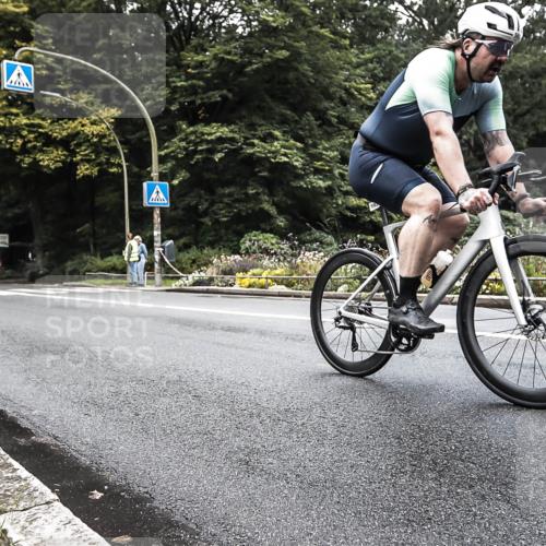 13.09.2026 - Stadtparktriathlon H.Heesch http://msf.ph/oto/10382369 13.09.2026 11:08:13 Radfahren 566, 573, 592 meine-sportfotos.de