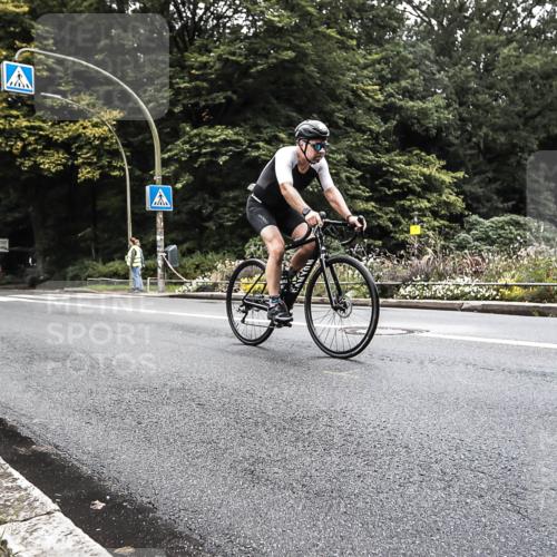 13.09.2026 - Stadtparktriathlon H.Heesch http://msf.ph/oto/10382379 13.09.2026 11:08:14 Radfahren 566, 573, 592 meine-sportfotos.de