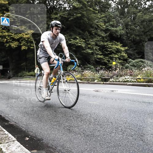 13.09.2026 - Stadtparktriathlon H.Heesch http://msf.ph/oto/10382393 13.09.2026 11:08:20 Radfahren 472, 479, 484, 629 meine-sportfotos.de