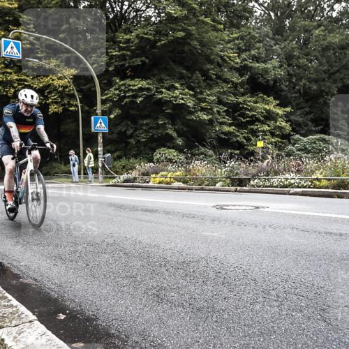 13.09.2026 - Stadtparktriathlon H.Heesch http://msf.ph/oto/10382456 13.09.2026 11:08:46 Radfahren 486, 581, 698 meine-sportfotos.de