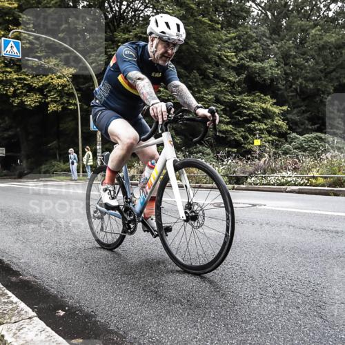 13.09.2026 - Stadtparktriathlon H.Heesch http://msf.ph/oto/10382466 13.09.2026 11:08:46 Radfahren 486, 581, 698 meine-sportfotos.de