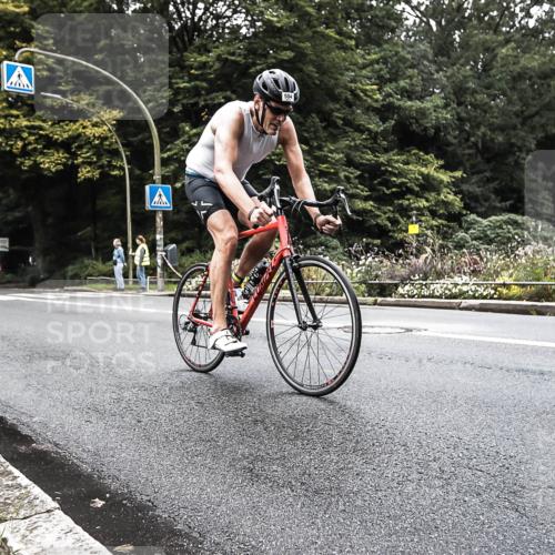 13.09.2026 - Stadtparktriathlon H.Heesch http://msf.ph/oto/10382472 13.09.2026 11:08:52 Radfahren 504, 555 meine-sportfotos.de