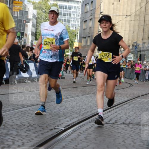 13.09.2026 - 21. swb-Marathon Bremen Strokosch-Dieckow http://msf.ph/oto/10382485 13.09.2026 11:05:24 Ziel 10370, 10465, 10718, 10741, 10800, 10850, 10975, 10995, 11102, 11105, 11133, 11157, 11218, 11281, 11584, 11616, 11722, 11900, 11939, 12002, 12064, 12099, 12235, 12335, 12522, 10186, 10259, 10260, 10432, 10864, 11146, 11314, 11387, 11394, 11520, 11521, 11571, 11572, 11724, 11791, 11892, 11947, 12055, 12156, 12251, 12273, 12330, 12362, 12501 meine-sportfotos.de
