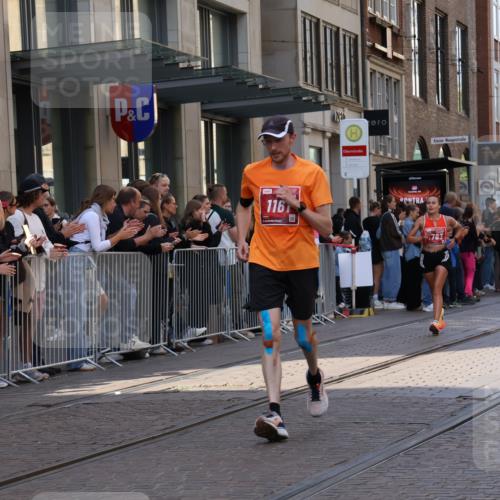 13.09.2026 - 21. swb-Marathon Bremen Strokosch-Dieckow http://msf.ph/oto/10382494 13.09.2026 12:47:50 Ziel 358, 447, 875, 991, 1161, 1783 meine-sportfotos.de