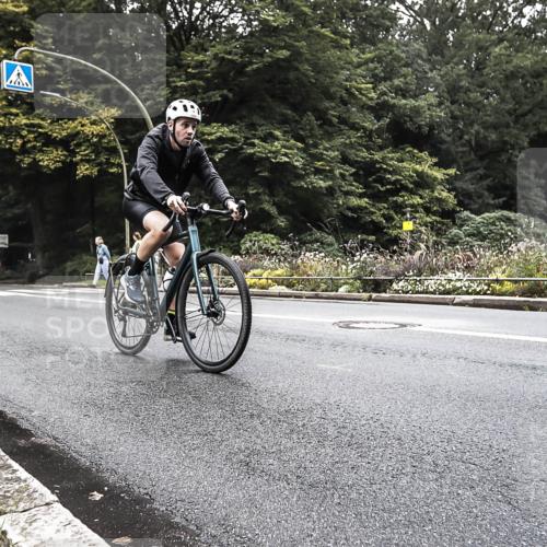 13.09.2026 - Stadtparktriathlon H.Heesch http://msf.ph/oto/10382501 13.09.2026 11:09:09 Radfahren 593, 625, 671 meine-sportfotos.de