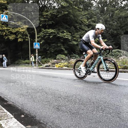 13.09.2026 - Stadtparktriathlon H.Heesch http://msf.ph/oto/10382512 13.09.2026 11:09:12 Radfahren 593, 625, 671 meine-sportfotos.de