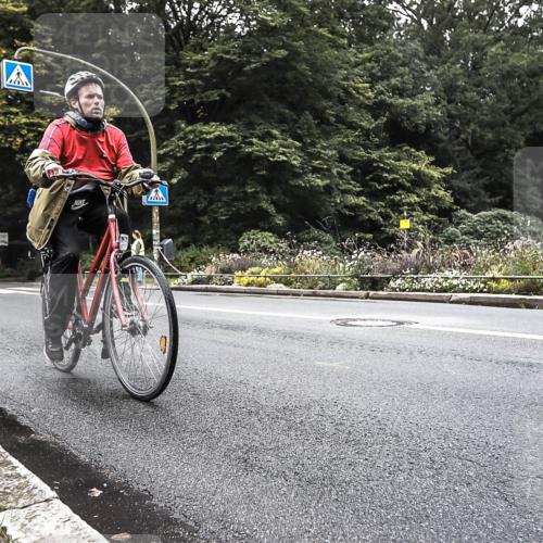 13.09.2026 - Stadtparktriathlon H.Heesch http://msf.ph/oto/10382517 13.09.2026 11:09:18 Radfahren 275, 497, 640 meine-sportfotos.de