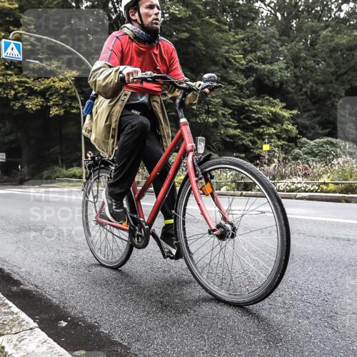 13.09.2026 - Stadtparktriathlon H.Heesch http://msf.ph/oto/10382523 13.09.2026 11:09:18 Radfahren 275, 497, 640 meine-sportfotos.de