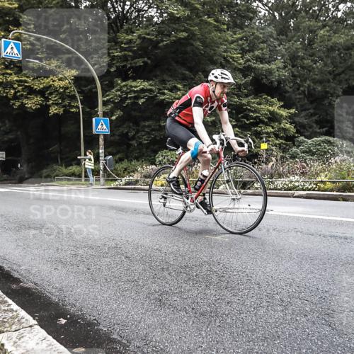 13.09.2026 - Stadtparktriathlon H.Heesch http://msf.ph/oto/10382529 13.09.2026 11:09:20 Radfahren 275, 497, 640 meine-sportfotos.de