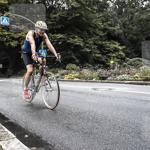 13.09.2026 - Stadtparktriathlon H.Heesch http://msf.ph/oto/10382544 13.09.2026 11:09:33 Radfahren 647, 657 meine-sportfotos.de