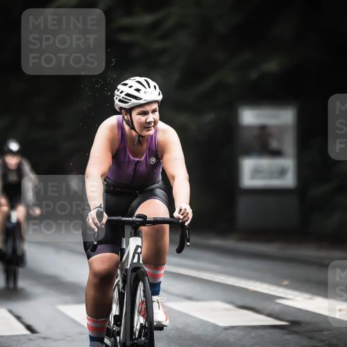 13.09.2026 - Stadtparktriathlon H.Heesch http://msf.ph/oto/10382545 13.09.2026 12:29:54 Radfahren 956, 971, 983, 1068, 1133, 1136, 1176, 1179 meine-sportfotos.de