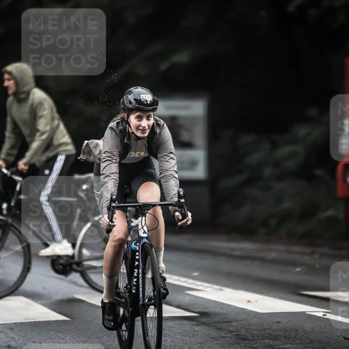 13.09.2026 - Stadtparktriathlon H.Heesch http://msf.ph/oto/10382567 13.09.2026 12:29:56 Radfahren 971, 983, 1068, 1133, 1136, 1154, 1176 meine-sportfotos.de