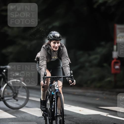 13.09.2026 - Stadtparktriathlon H.Heesch http://msf.ph/oto/10382574 13.09.2026 12:29:56 Radfahren 971, 983, 1068, 1133, 1136, 1154, 1176 meine-sportfotos.de