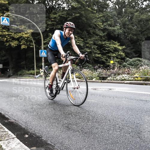13.09.2026 - Stadtparktriathlon H.Heesch http://msf.ph/oto/10382576 13.09.2026 11:09:59 Radfahren 546, 637, 672 meine-sportfotos.de