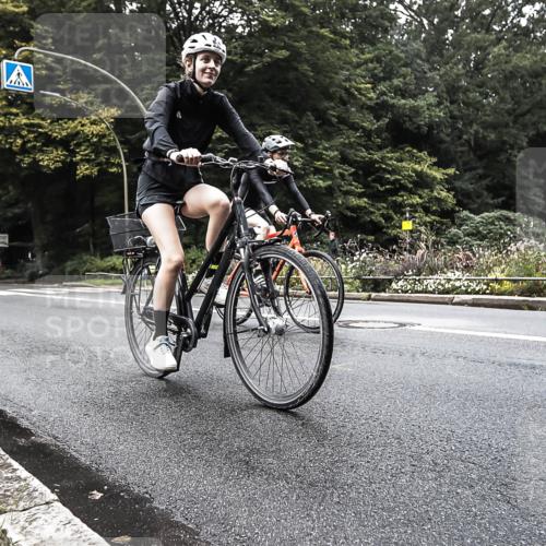 13.09.2026 - Stadtparktriathlon H.Heesch http://msf.ph/oto/10382592 13.09.2026 11:10:23 Radfahren 430, 572, 706 meine-sportfotos.de