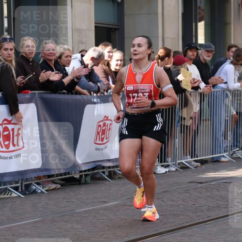 13.09.2026 - 21. swb-Marathon Bremen Strokosch-Dieckow http://msf.ph/oto/10382597 13.09.2026 12:47:54 Ziel 358, 447, 875, 991, 1161, 1783 meine-sportfotos.de
