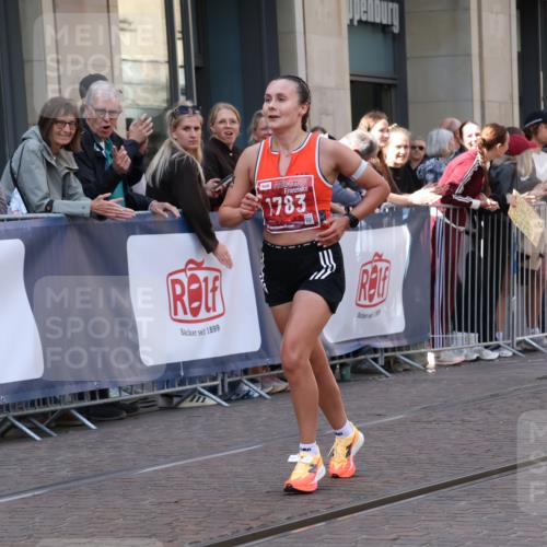 13.09.2026 - 21. swb-Marathon Bremen Strokosch-Dieckow http://msf.ph/oto/10382616 13.09.2026 12:47:54 Ziel 358, 447, 875, 991, 1161, 1783 meine-sportfotos.de