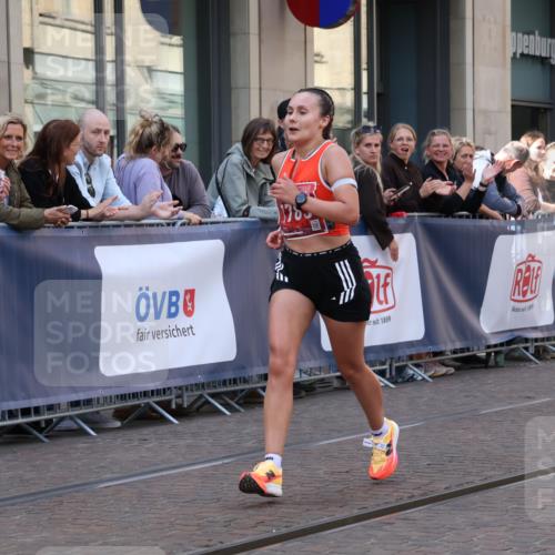 13.09.2026 - 21. swb-Marathon Bremen Strokosch-Dieckow http://msf.ph/oto/10382634 13.09.2026 12:47:54 Ziel 358, 447, 875, 991, 1161, 1783 meine-sportfotos.de