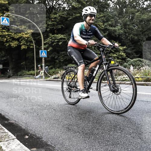 13.09.2026 - Stadtparktriathlon H.Heesch http://msf.ph/oto/10382664 13.09.2026 11:11:13 Radfahren 589 meine-sportfotos.de