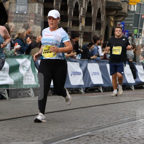 13.09.2026 - 21. swb-Marathon Bremen Strokosch-Dieckow http://msf.ph/oto/10382666 13.09.2026 11:05:31 Ziel 10370, 10411, 10465, 10576, 10697, 10718, 10800, 10802, 10850, 10975, 10995, 11102, 11105, 11157, 11218, 11281, 11326, 11584, 11616, 11722, 11900, 12002, 12011, 12064, 12079, 12080, 12099, 12335, 10168, 10238, 10259, 10260, 10457, 10864, 11024, 11520, 11724, 11791, 11892, 11947, 12156, 12273, 12362, 12501, 12773 meine-sportfotos.de