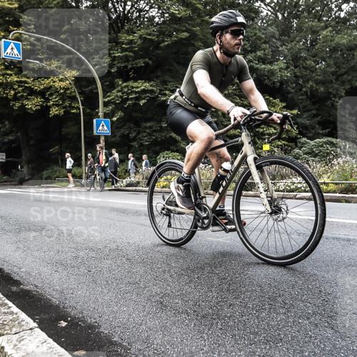 13.09.2026 - Stadtparktriathlon H.Heesch http://msf.ph/oto/10382677 13.09.2026 11:11:31 Radfahren 596, 655, 666 meine-sportfotos.de