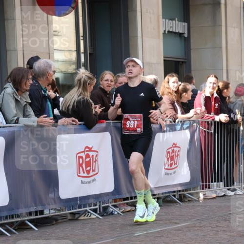 13.09.2026 - 21. swb-Marathon Bremen Strokosch-Dieckow http://msf.ph/oto/10382679 13.09.2026 12:47:58 Ziel 358, 447, 875, 991, 1161, 1783 meine-sportfotos.de