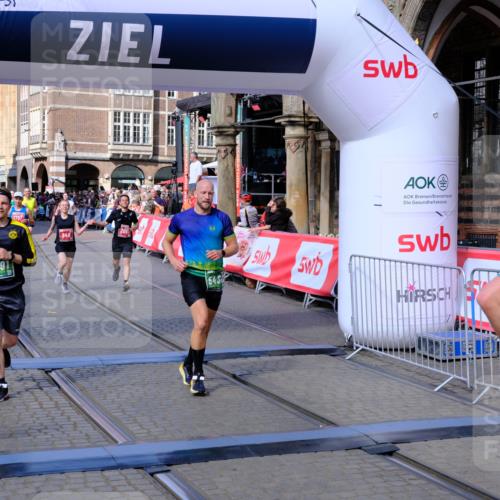 13.09.2026 - 21. swb-Marathon Bremen Tim E. http://msf.ph/oto/10382689 13.09.2026 13:18:42 Ziel 1146, 1419, 2055, 5307, 5460, 6293, 6294, 6818, 7245, 7491, 7731, 7954, 8404, 8872, 9019, 9275, 10065, 13150 meine-sportfotos.de