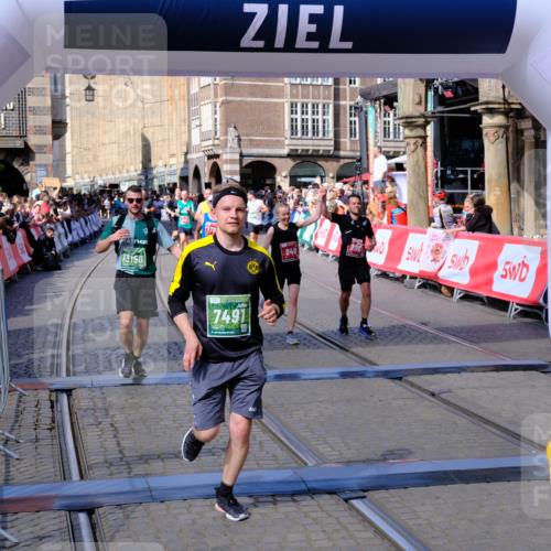 13.09.2026 - 21. swb-Marathon Bremen Tim E. http://msf.ph/oto/10382738 13.09.2026 13:18:44 Ziel 465, 1146, 1419, 2055, 5307, 5460, 6293, 6294, 6818, 7245, 7491, 7731, 7954, 8404, 8540, 8872, 9019, 9275, 13150 meine-sportfotos.de