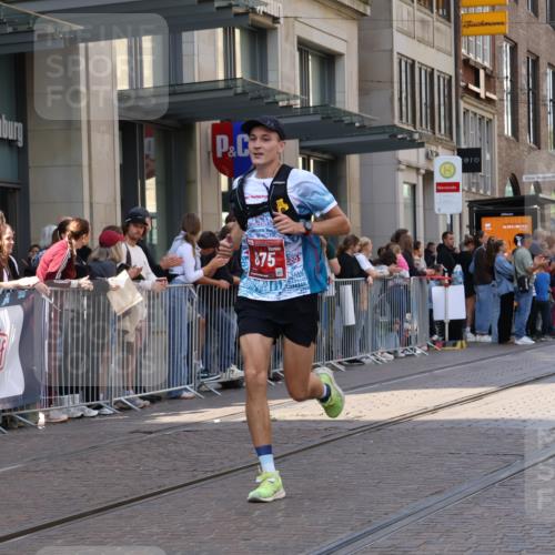 13.09.2026 - 21. swb-Marathon Bremen Strokosch-Dieckow http://msf.ph/oto/10382769 13.09.2026 12:48:04 Ziel 5428, 358, 447, 875, 991 meine-sportfotos.de
