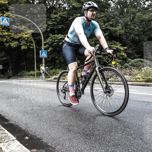 13.09.2026 - Stadtparktriathlon H.Heesch http://msf.ph/oto/10382784 13.09.2026 11:12:22 Radfahren 643 meine-sportfotos.de