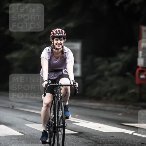 13.09.2026 - Stadtparktriathlon H.Heesch http://msf.ph/oto/10382800 13.09.2026 12:30:22 Radfahren 1054, 1080, 1140 meine-sportfotos.de