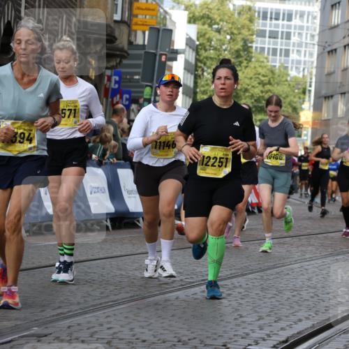 13.09.2026 - 21. swb-Marathon Bremen Strokosch-Dieckow http://msf.ph/oto/10382804 13.09.2026 11:05:35 Ziel 10370, 10411, 10576, 10697, 10717, 10718, 10800, 10802, 10995, 11102, 11105, 11157, 11218, 11281, 11326, 11334, 11584, 11616, 11722, 11900, 12011, 12079, 12080, 12099, 12335, 10168, 10238, 10259, 10260, 10305, 10457, 10864, 11024, 11520, 11791, 11947, 12156, 12378, 12501, 12523, 12773 meine-sportfotos.de