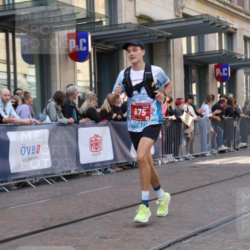 13.09.2026 - 21. swb-Marathon Bremen Strokosch-Dieckow http://msf.ph/oto/10382814 13.09.2026 12:48:04 Ziel 5428, 358, 447, 875, 991 meine-sportfotos.de