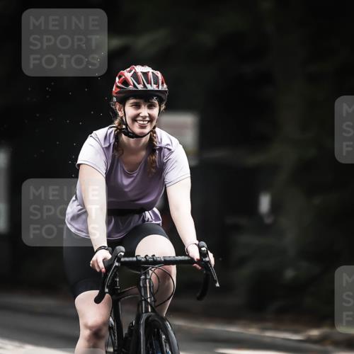 13.09.2026 - Stadtparktriathlon H.Heesch http://msf.ph/oto/10382820 13.09.2026 12:30:22 Radfahren 1054, 1080, 1140 meine-sportfotos.de