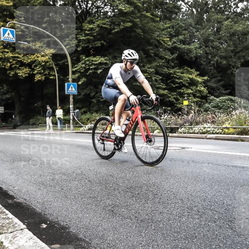 13.09.2026 - Stadtparktriathlon H.Heesch http://msf.ph/oto/10382827 13.09.2026 11:13:06 Radfahren 644 meine-sportfotos.de