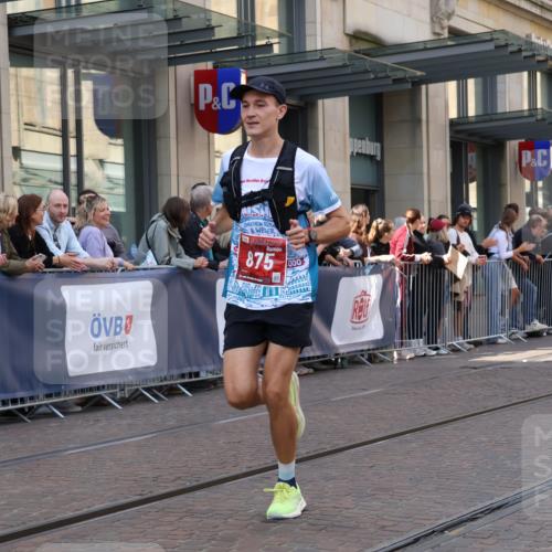 13.09.2026 - 21. swb-Marathon Bremen Strokosch-Dieckow http://msf.ph/oto/10382829 13.09.2026 12:48:05 Ziel 5428, 358, 447, 875 meine-sportfotos.de