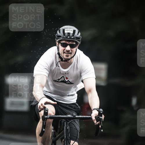 13.09.2026 - Stadtparktriathlon H.Heesch http://msf.ph/oto/10382849 13.09.2026 12:30:24 Radfahren 1054, 1080, 1140 meine-sportfotos.de