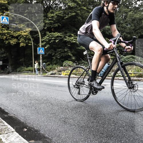 13.09.2026 - Stadtparktriathlon H.Heesch http://msf.ph/oto/10382850 13.09.2026 11:13:32 Radfahren 514, 621, 665, 686 meine-sportfotos.de