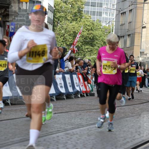 13.09.2026 - 21. swb-Marathon Bremen Strokosch-Dieckow http://msf.ph/oto/10382853 13.09.2026 11:05:36 Ziel 10370, 10411, 10576, 10697, 10717, 10718, 10800, 10802, 10995, 11102, 11105, 11157, 11218, 11281, 11326, 11334, 11584, 11616, 11722, 11900, 12011, 12079, 12080, 12099, 12251, 12335, 10168, 10238, 10305, 10457, 11024, 11947, 12156, 12378, 12501, 12523, 12528, 12773 meine-sportfotos.de