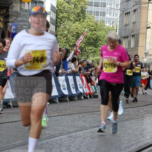 13.09.2026 - 21. swb-Marathon Bremen Strokosch-Dieckow http://msf.ph/oto/10382865 13.09.2026 11:05:36 Ziel 10370, 10411, 10576, 10697, 10717, 10718, 10800, 10802, 10995, 11102, 11105, 11157, 11218, 11281, 11326, 11334, 11584, 11616, 11722, 11900, 12011, 12079, 12080, 12099, 12251, 12335, 10168, 10238, 10305, 10457, 11024, 11947, 12156, 12378, 12501, 12523, 12528, 12773 meine-sportfotos.de