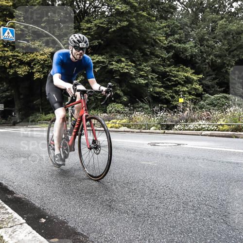 13.09.2026 - Stadtparktriathlon H.Heesch http://msf.ph/oto/10382871 13.09.2026 11:13:36 Radfahren 621, 665, 686, 696 meine-sportfotos.de