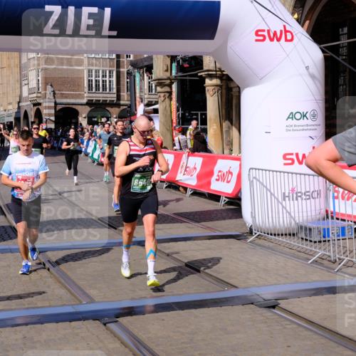 13.09.2026 - 21. swb-Marathon Bremen Tim E. http://msf.ph/oto/10382907 13.09.2026 13:18:58 Ziel 465, 2324, 2948, 3631, 4120, 4413, 4642, 5867, 6787, 7104, 7163, 7245, 7731, 8404, 8540, 8743, 8872, 9019, 9275, 9327, 9833 meine-sportfotos.de