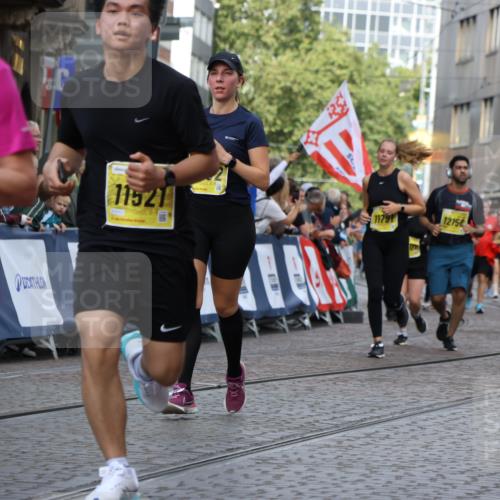 13.09.2026 - 21. swb-Marathon Bremen Strokosch-Dieckow http://msf.ph/oto/10382926 13.09.2026 11:05:39 Ziel 10186, 10411, 10432, 10576, 10697, 10717, 10800, 10802, 10995, 11102, 11105, 11146, 11157, 11218, 11326, 11334, 11394, 11571, 11572, 11584, 11616, 11722, 11900, 12011, 12055, 12079, 12080, 12251, 12335, 10018, 10168, 10238, 10305, 10382, 10457, 11024, 11164, 12378, 12523, 12528, 12773 meine-sportfotos.de