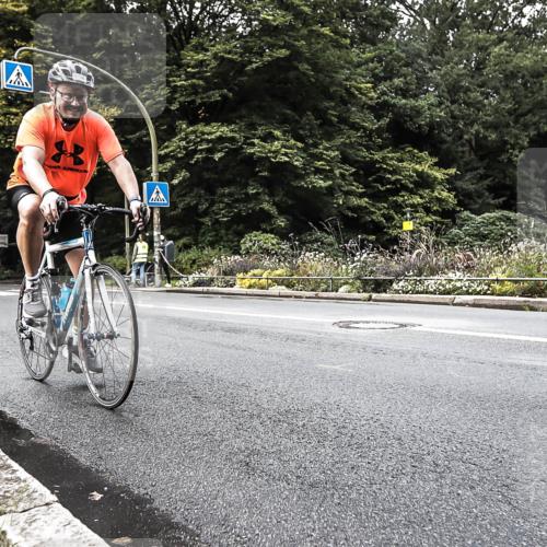 13.09.2026 - Stadtparktriathlon H.Heesch http://msf.ph/oto/10382932 13.09.2026 11:14:07 Radfahren 614, 658, 674 meine-sportfotos.de