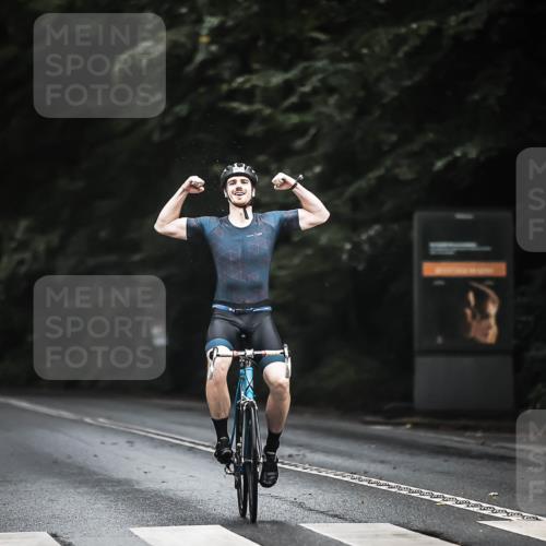 13.09.2026 - Stadtparktriathlon H.Heesch http://msf.ph/oto/10382938 13.09.2026 12:30:41 Radfahren 1026, 1156, 1163 meine-sportfotos.de